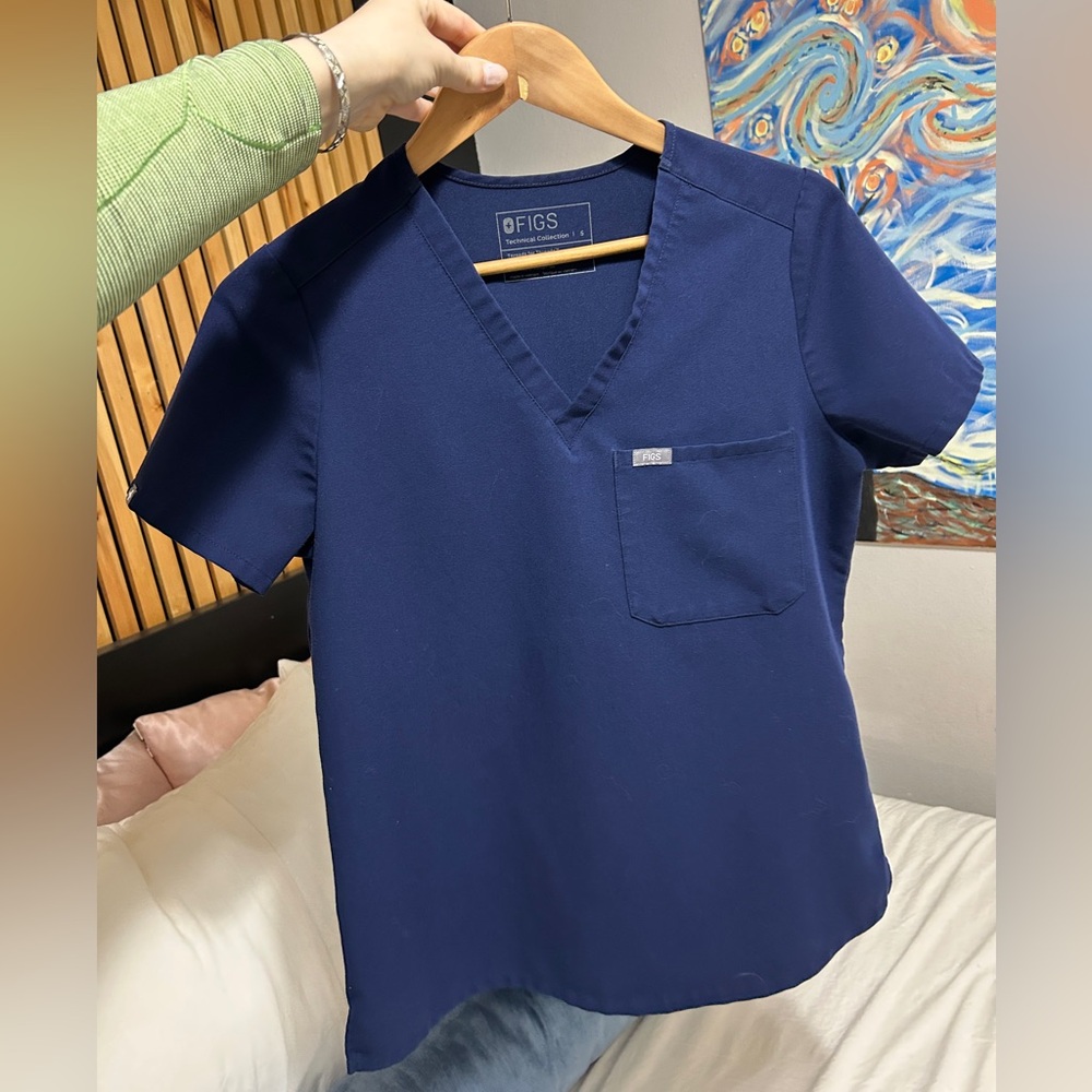 Figs Navy Blue Catarina one pocket scrub top size small